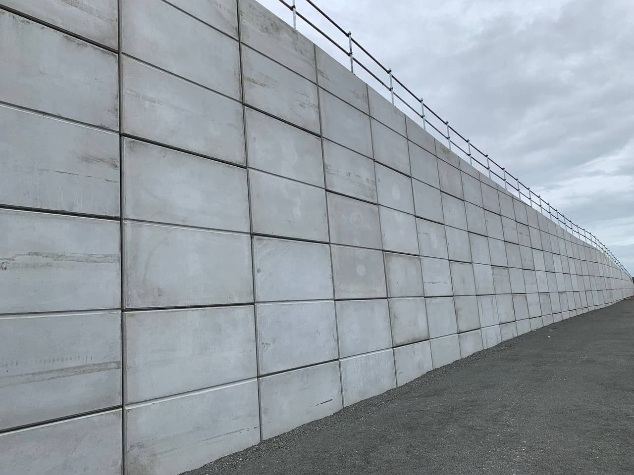 RSS reinforced soil structure retaining wall with precast concrete panels