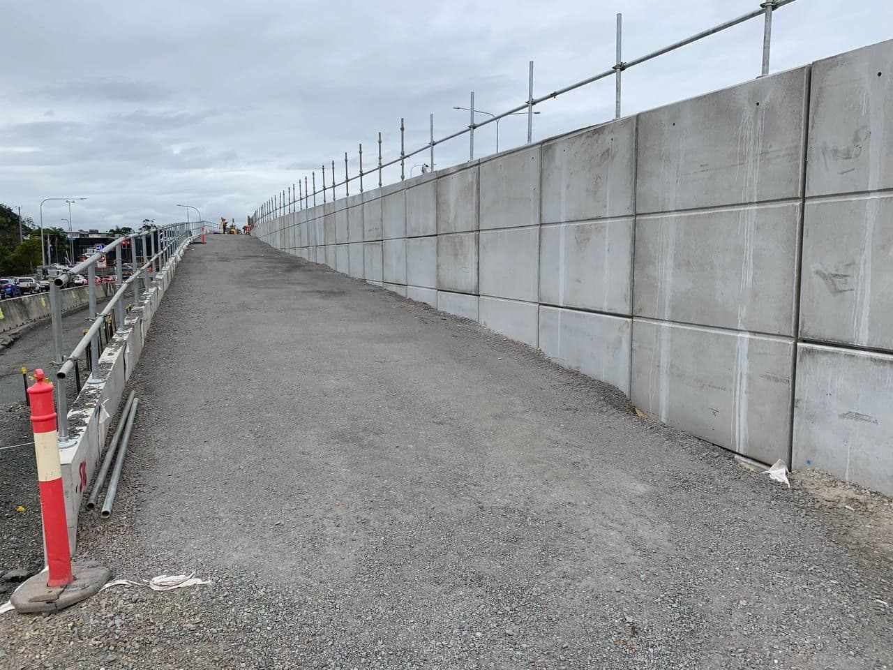 RSS reinforced soil structure retaining wall with precast concrete panels